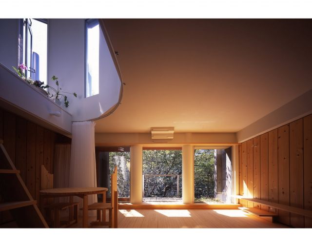 【木でマンションをリノベーション】築３０年のマンションのリノベーションです。デザインはもちろん、奥様が最も喜んで下さったのは木の見えない力。お部屋が「軽井沢のような空気になった。」ことでした。