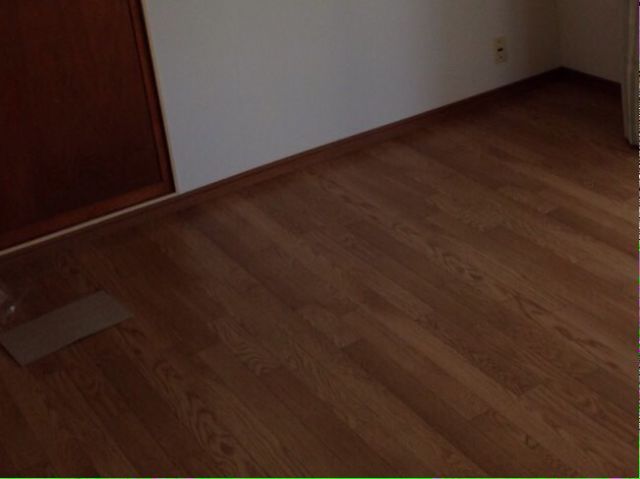 築１５年程度のご自宅の２間続きの和室をリビングに変更。その際に床を無垢材で仕上げました。