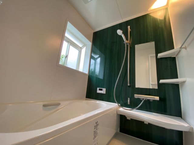 人気バスルームのLIXILアライズで快適な浴室空間