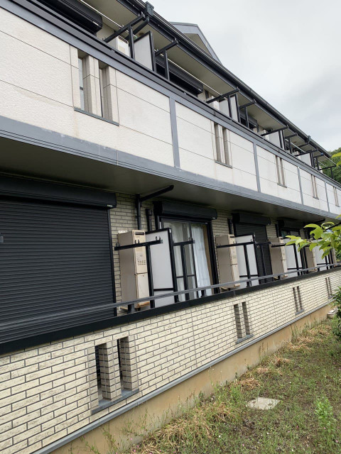 アパートの大規模修繕、塗装、屋根工事、シーリング対応。入居者、近隣住民にご迷惑をかけないよう施工管理の者がご挨拶をして配慮します。オーナー様のストレスを限りなく軽減させます。