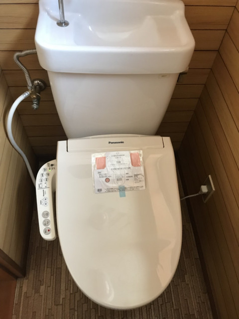 戸建て　トイレリフォーム　ウォシュレット