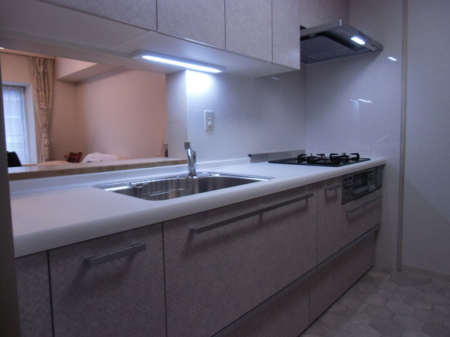 板橋区マンション 築４０年 「クリナップ　システムキッチン」 工事期間：３日 工事費：１１５万円 内装工事含む