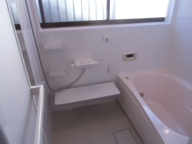 江戸川区戸建て　築３５年 在来浴室→ＴＯＴＯサザナ　システムバスルーム 　工事期間：５日　 ９９万円