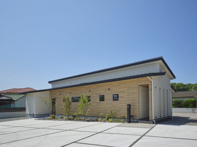 写真：家づくり、住まいが好きなスタッフが集まっています。設計、デザイン、施工、各種補助金活用などそれぞれのプロが住まいづくりをお手伝い致します。