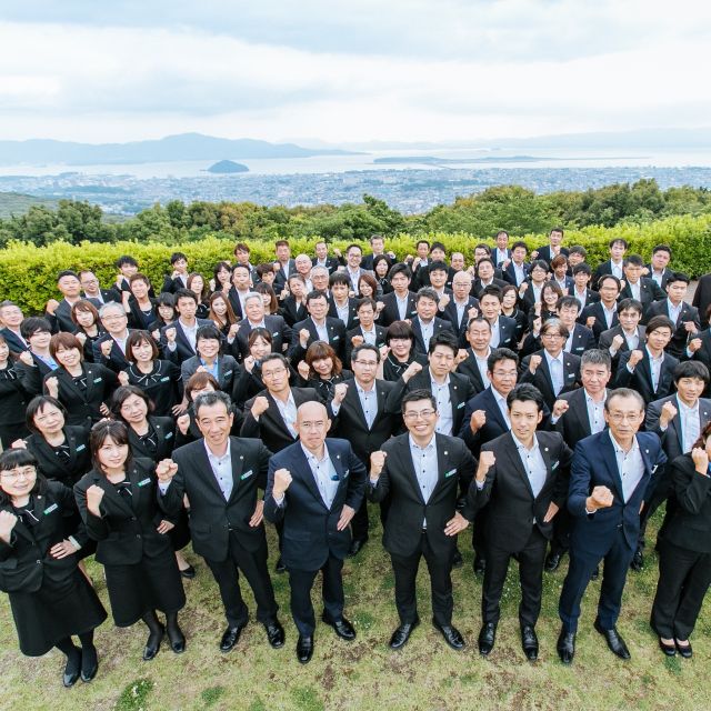 写真：TOMIKENリフォームは時代の変化・ニーズにも対応しお客様のご希望を第一に寄り添い、一緒に考え、形を作ってきました。これまでの施工実績3500件を超え、継続的にお客様とお付き合いしております。