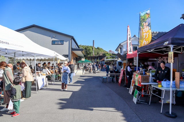 写真：2025年11月のガラクタ市の様子です。毎年500人以上の方が来て下さる広島工務店の一大イベントです。